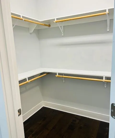 MB - Closet