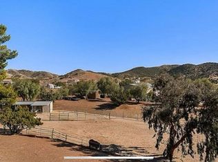 7252 Thomas Rd, Agua Dulce, CA 91390