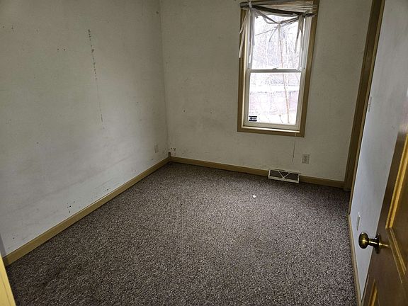 5th image of 3138 Horton St
