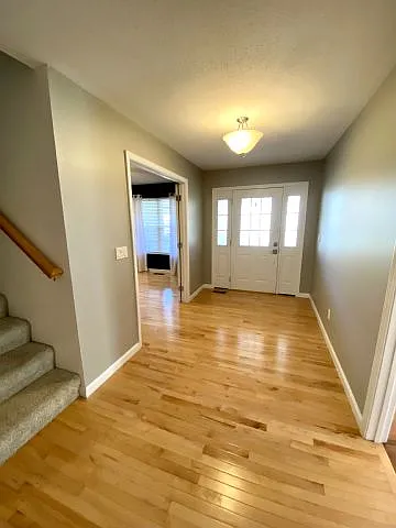 4 bed, 2077 sqft, $2,700 — Photo 2