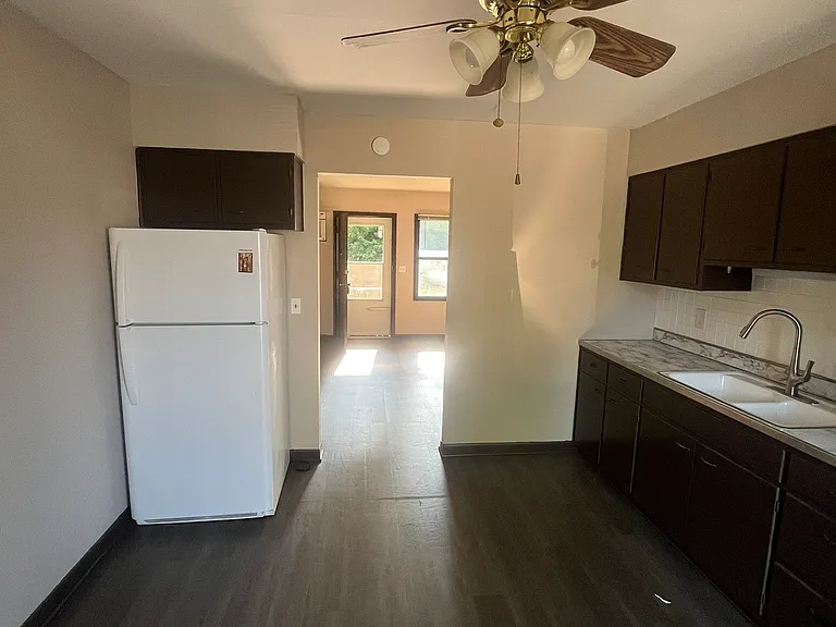 812 N Gladstone Ave #C — Photo 9