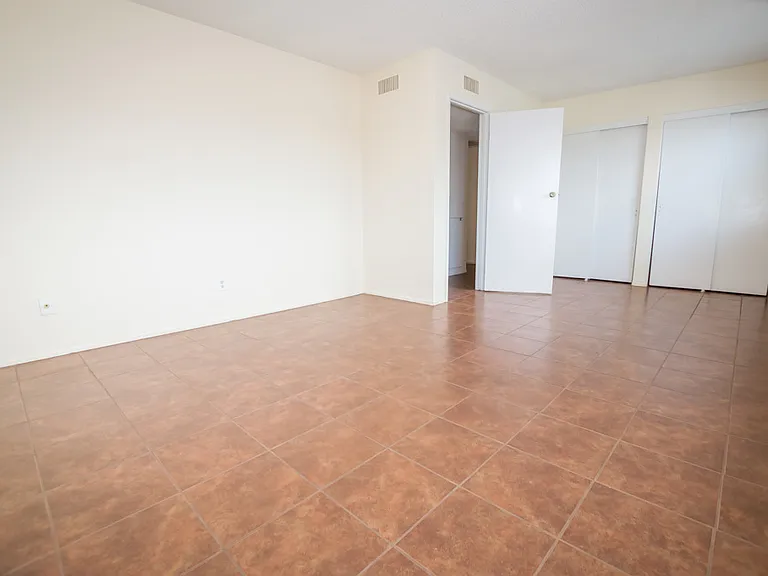 4409 Plaza Vis #B — Photo 19