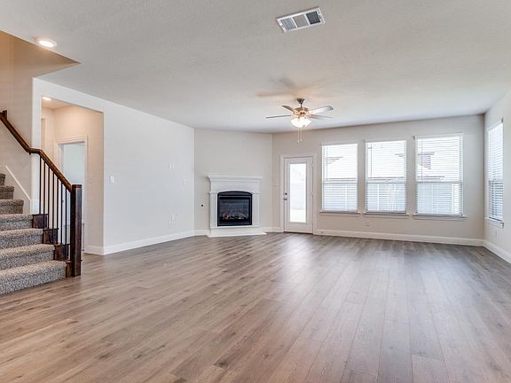 3rd image of 7512 Cherry Blossom Ln