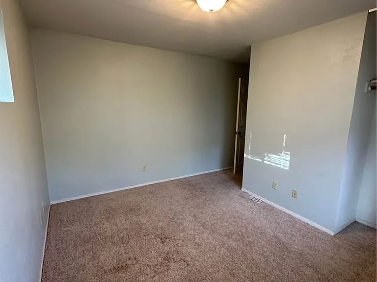 3003 Riviera Heights Dr — Photo 16