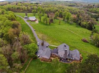 1400 Mayberry Rd, Jonesville, NC 28642