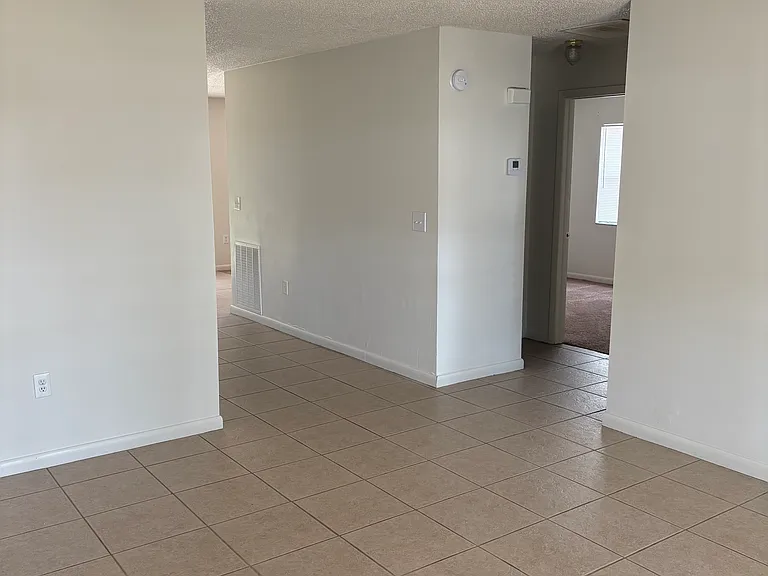4648 Boardwalk St — Photo 6