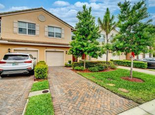 5981 Monterra Club Dr, Lake Worth, FL 33463