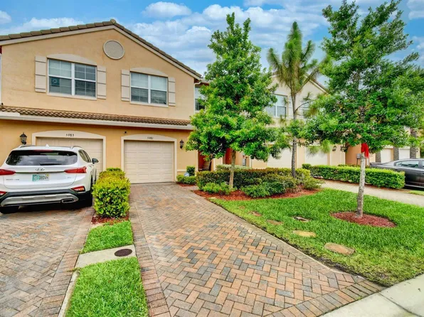 5981 Monterra Club Dr, Lake Worth, FL 33463