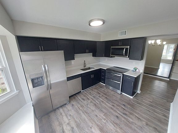 2nd image of 804 Biltmore Dr