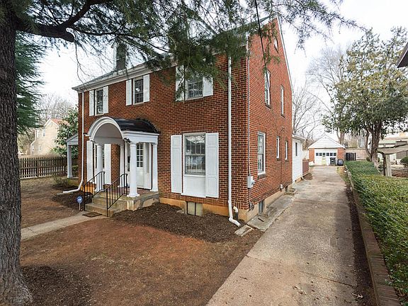2nd image of 1300 Pierce St