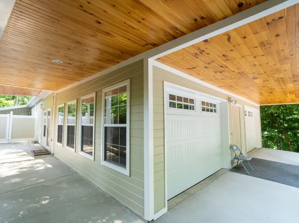 410 Griffs Hollow Ln, Bethpage, TN 37022