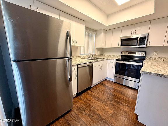 5th image of 23 Springwood Sq