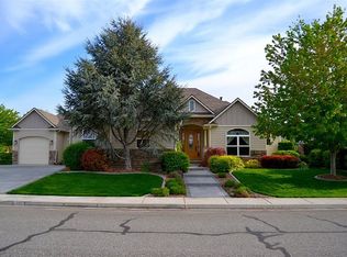 1497 Chardonnay Dr, Richland, WA 99352