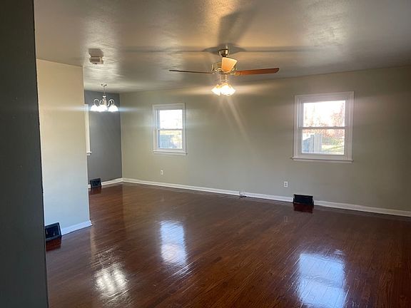 2nd image of 2204 Millwood Dr