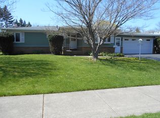 101 Hillview Dr, Rochester, NY 14622