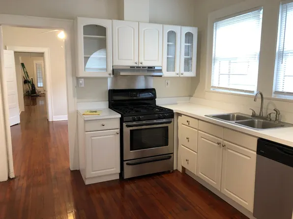 3235 Calhoun St, New Orleans, LA 70125