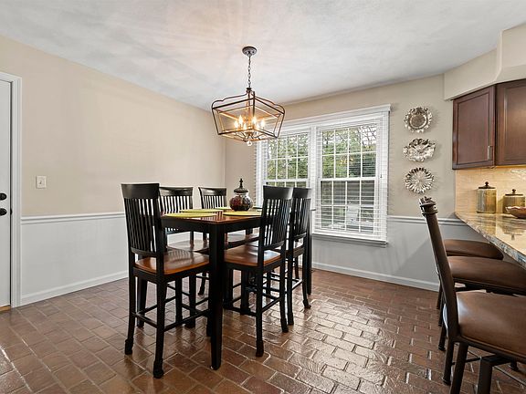5th image of 228 W Morningside Dr