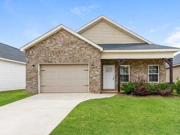 219 Beau Claire Cir, Byron, GA 31008