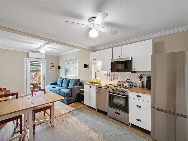 3285 Clover Ln — Photo 4