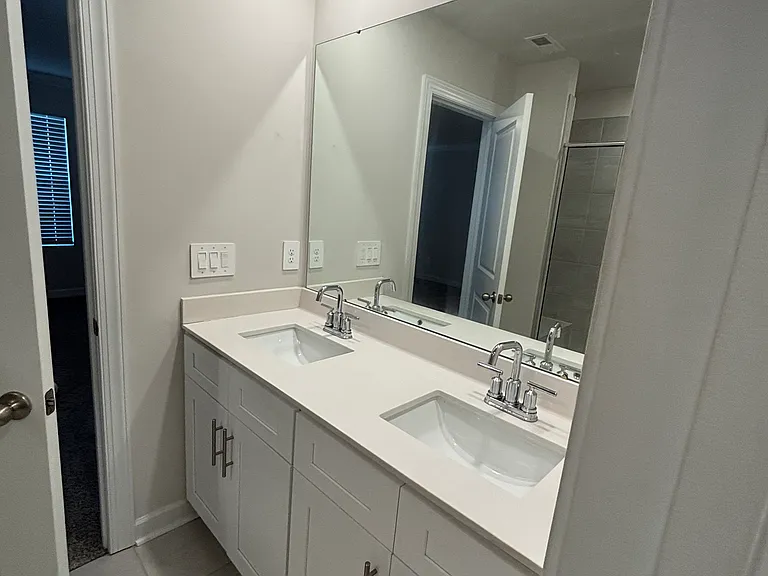 1754 Braemar Village Dr — Photo 31