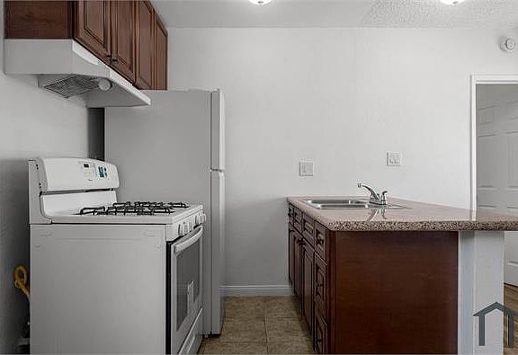 5th image of 840 W Imperial Hwy APT 103