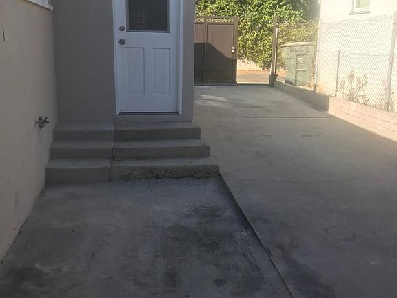 2nd image of 2055 E Villa St