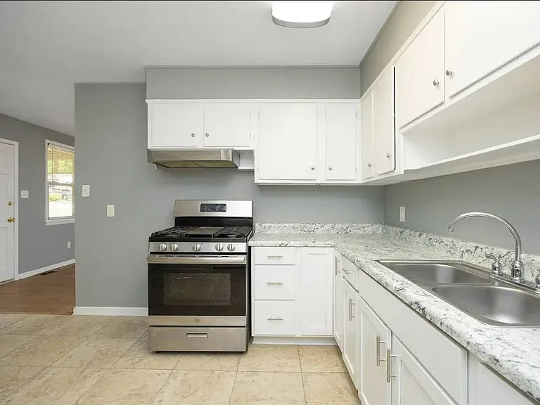 3405 Apache Dr — Photo 9