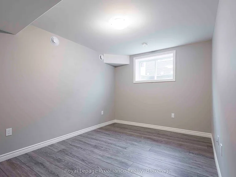 47 Dewal Pl — Photo 10