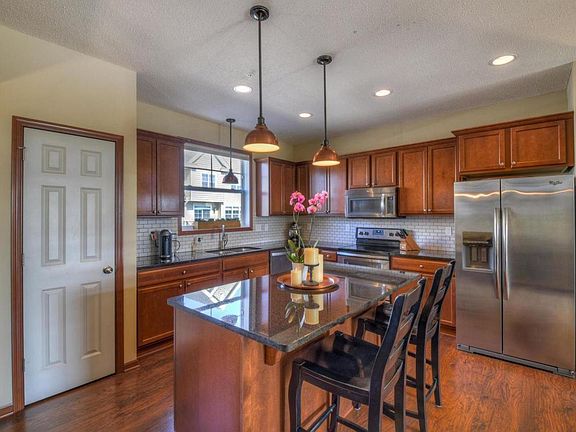 2nd image of 8073 Kirkwood Ln N #81