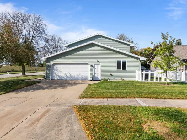 1612 E Capitol Dr, Appleton, WI 54911