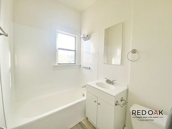 4th image of 4036 Montclair St #2808