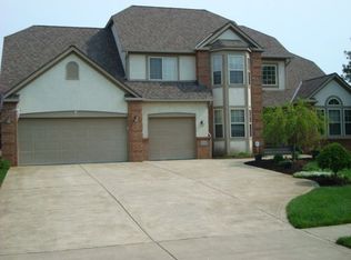 1446 Hawthorne Pkwy, Grove City, OH 43123