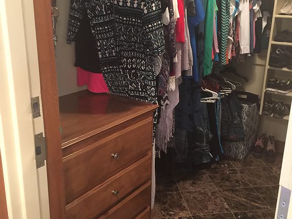 Build in dresser master bdrm