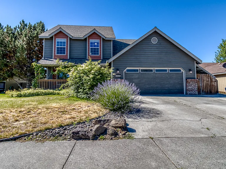 2765 NE Faith Dr — Photo 3