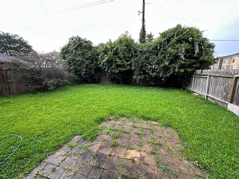 12110 Bowsman Dr — Photo 7