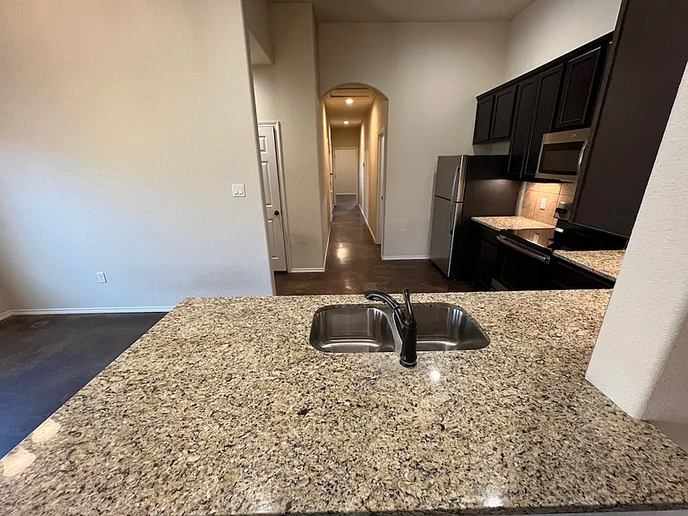 211 Eugene Pass — Photo 8
