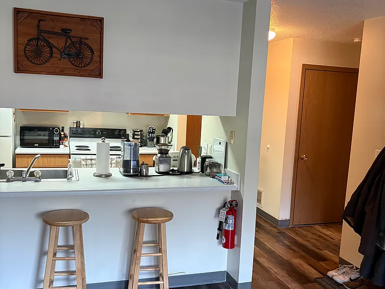 749 W Benton St — Photo 8