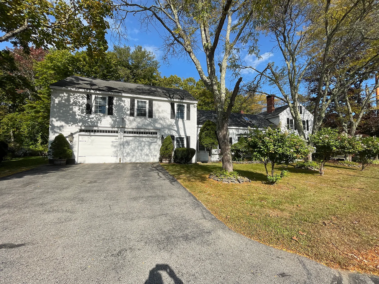 3 bed, 2400 sqft, $2,200 — Photo 3