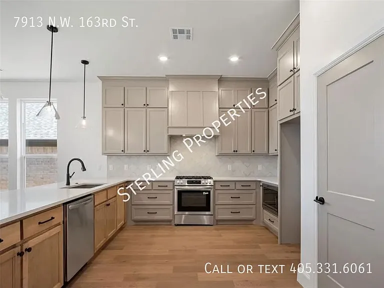 7913 N West 163rd St — Photo 9