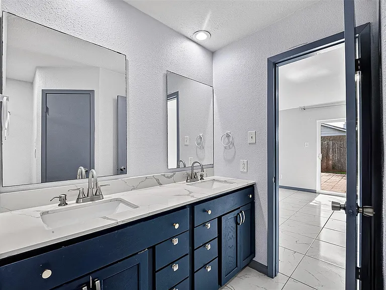 10911 Pecan Dr — Photo 13