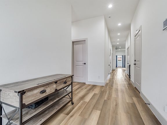 3rd image of 2340 Denmark St