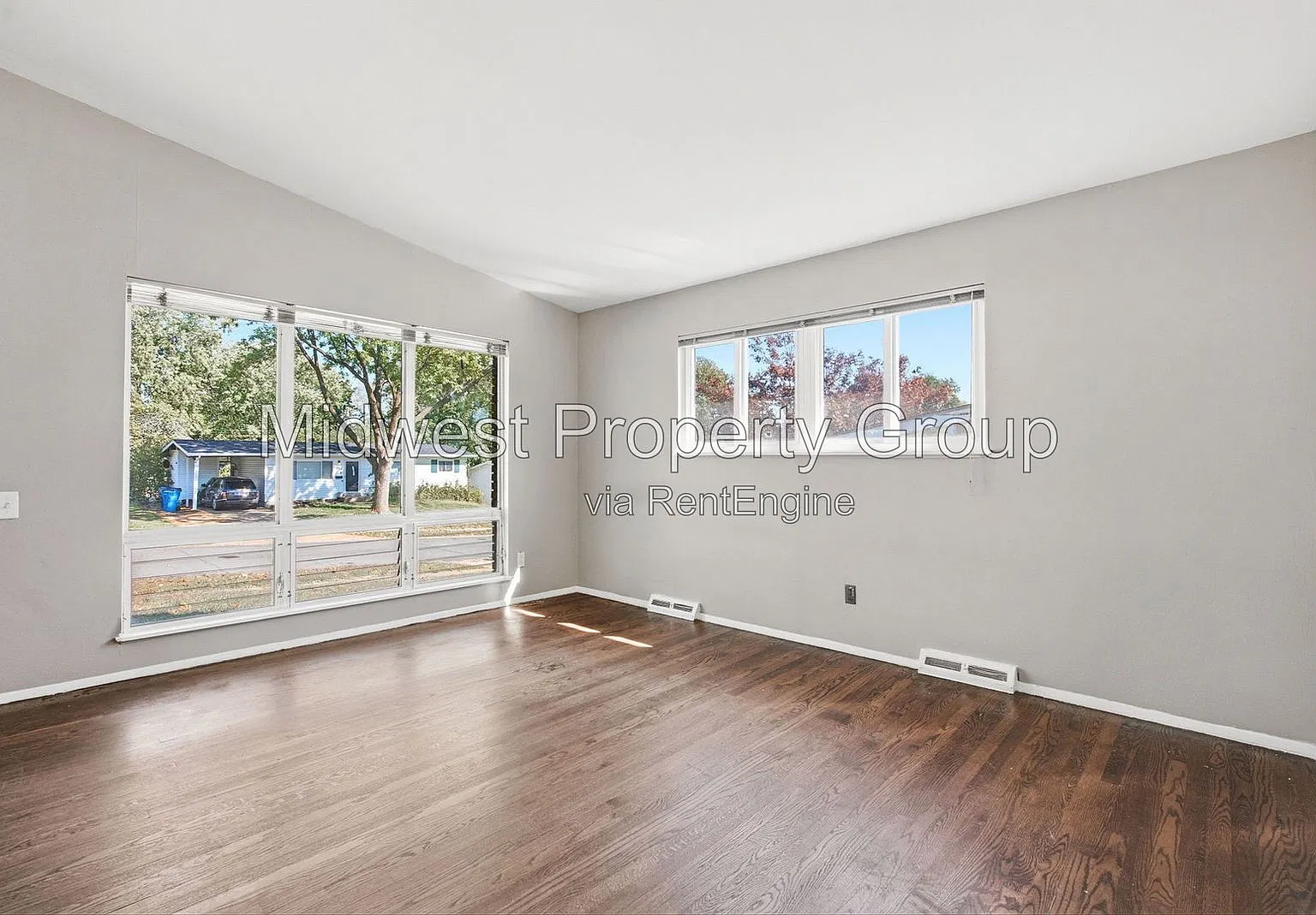 3 bed, 2.0 bath, 1092 sqft, $1,350 — Photo 3