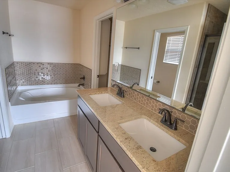 4461 Golden Eagle Loop NE — Photo 15