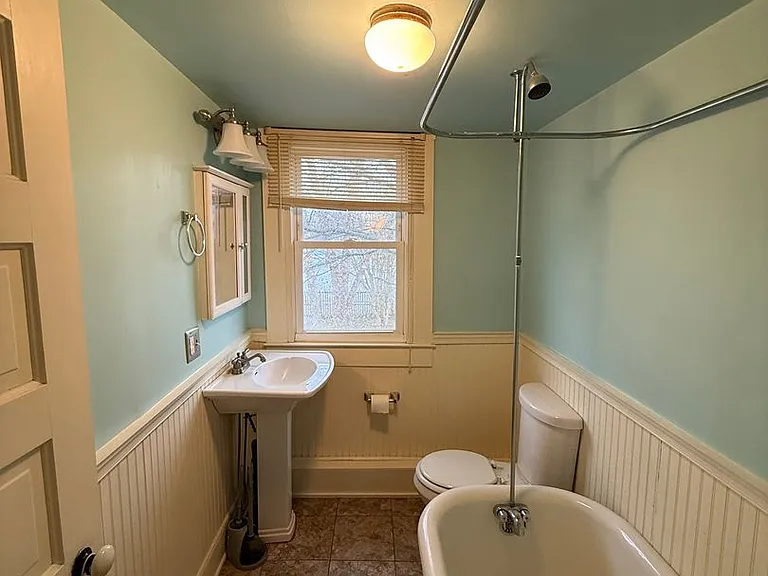 406 Robbins St — Photo 19