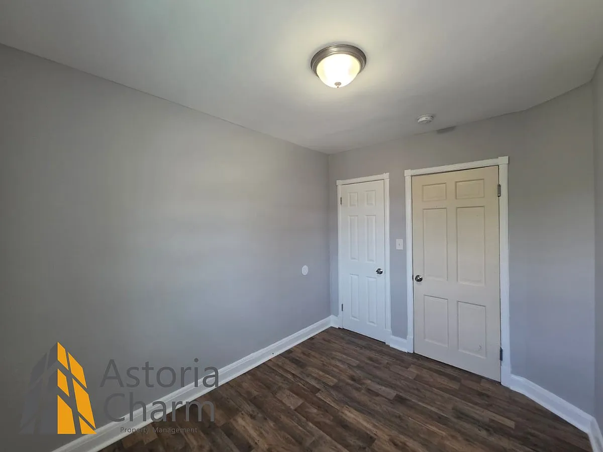 1015 Lyndhurst St - 1015 Lyndhurst St — Photo 3