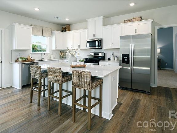 3rd image of 6600 Barcelona Way