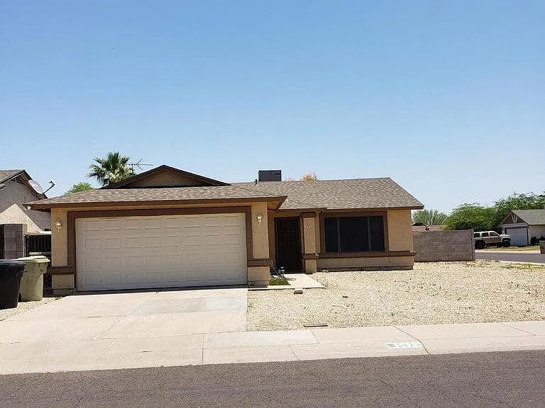 5425 N 74th Dr — Photo 1