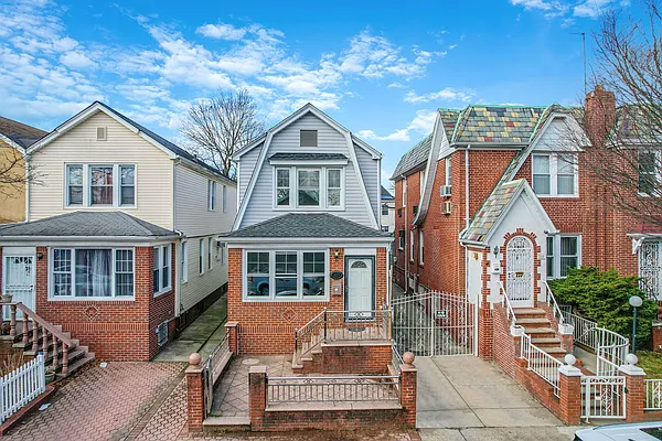 Sold by Suits Realty | media 1