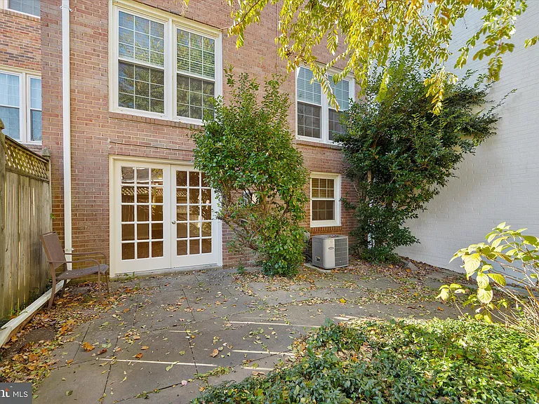 3221 Adams Ct — Photo 30