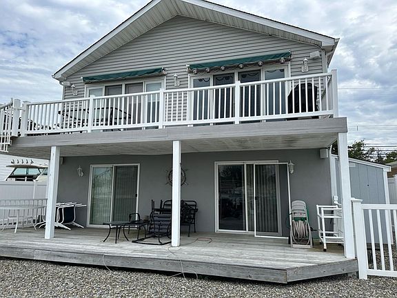 2nd image of 1339 Bay Ave